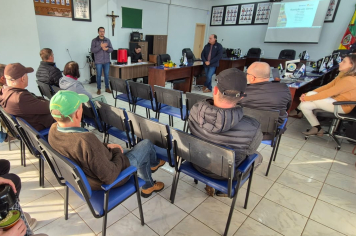 PRODUTORES RURAIS PARTICIPAM DE CURSO SOBRE MANEJO DE POMARES DE LARANJA EM BARRA DO RIO AZUL