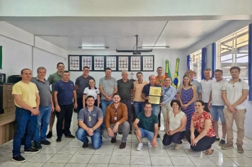 Jair Zorzanello é homenageado após mais de duas décadas de serviço na Emater