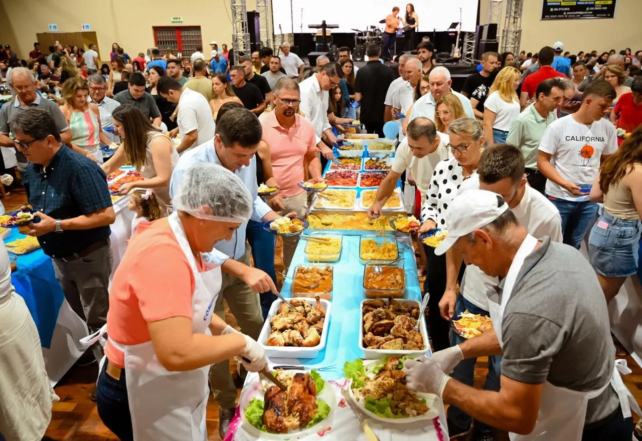 Festa do Frango dá início à programação de aniversário de Barra do Rio Azul