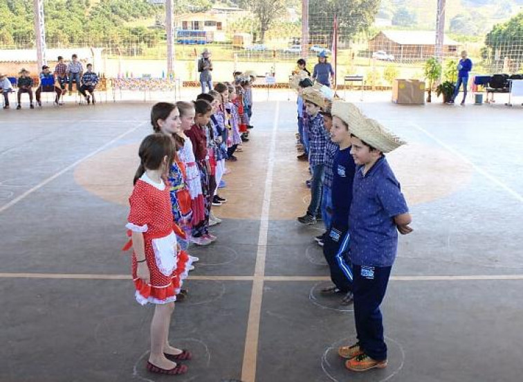 Escola Jubaré promove Festa de São João