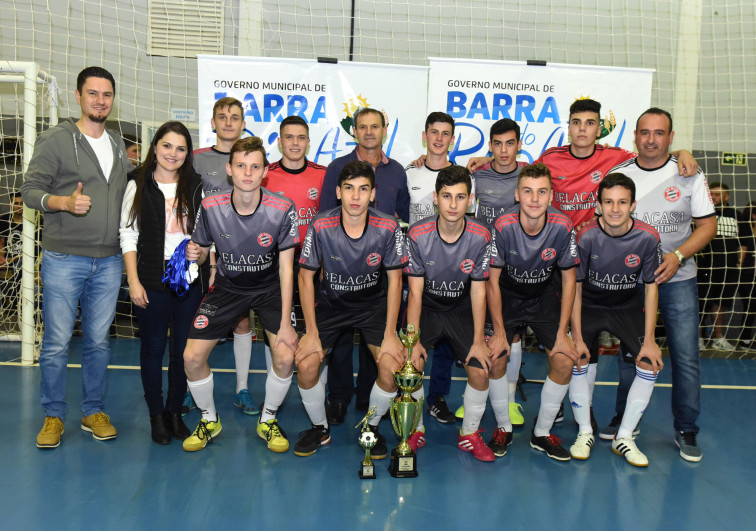 Finais de sete categorias encerram campeonato de Futsal 