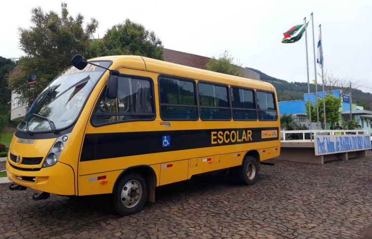 Barra do Rio Azul recebe micro ônibus escolar
